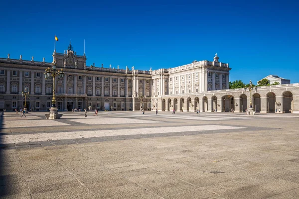 Palacio real - spanyol királyi palota Madridban — Stock Fotó