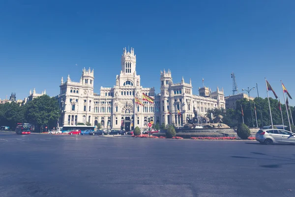 Madri, Espanha-27 de maio de 2015: Palácio Cibeles e fonte no Pla — Fotografia de Stock