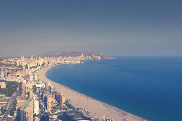 Benidorm levante ranta antenni näkymä alicante Espanja — kuvapankkivalokuva