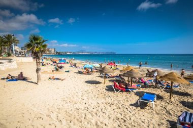 Calpe, İspanya-Eylül 11,2016: Penon de Ifach Alic, plaj