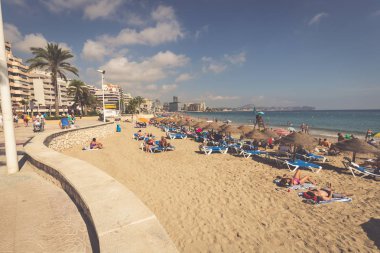 Calpe, İspanya-Eylül 11,2016: Penon de Ifach Alic, plaj