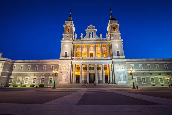 Katedral de la almudena de Madrid, İspanya