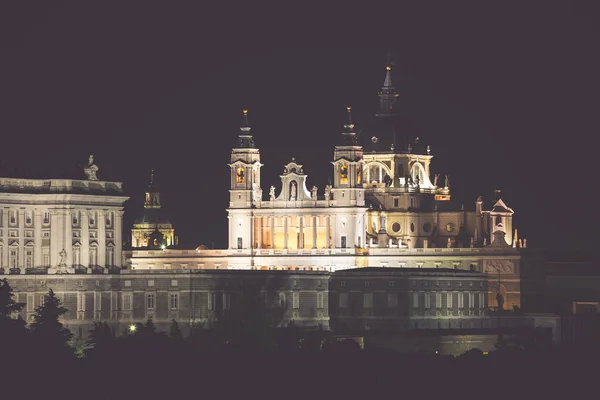 Catedral de la almudena de Madrid, Spain — стоковое фото