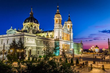 Katedral de la almudena de Madrid, İspanya
