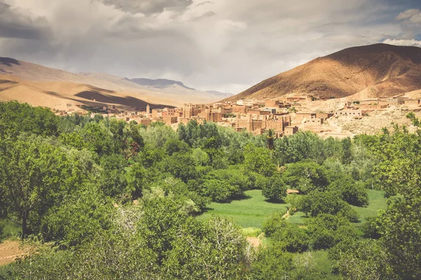 Stad in de vallei van de Dades, Marokko — Stockfoto