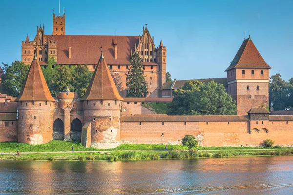 Malbork Castle i Polen medeltida fästning byggdes av germanska — Stockfoto