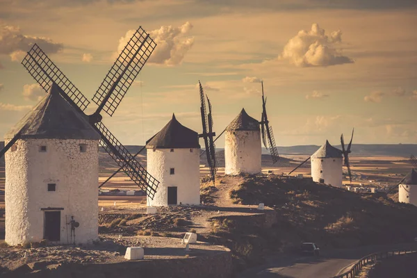 Mulini a vento di Don Chisciotte. Cosuegra, Spagna — Foto Stock