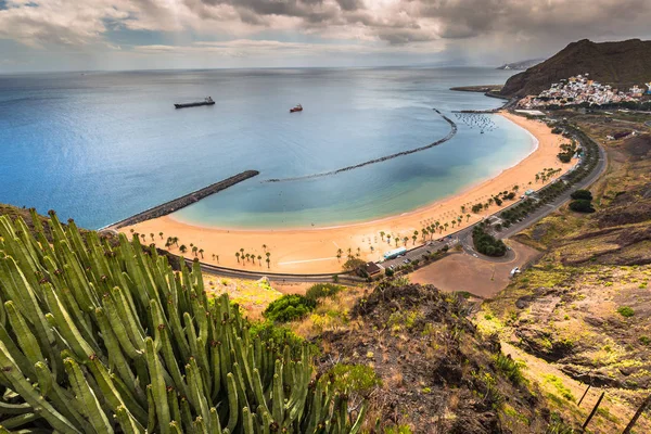 Pohled na las teresitas beach, tenerife, Španělsko — Stock fotografie