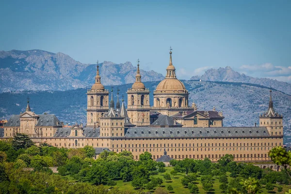 Det kungliga sätet av San Lorenzo de El Escorial, historiska residen — Stockfoto