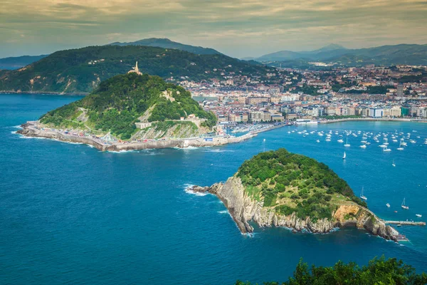 Panoramisch luchtfoto van San Sebastián (Donostia) Spanje — Stockfoto