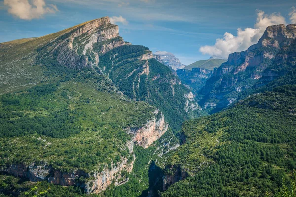 Canyon de Anisclo i Parque Nacional Ordesa y Monte Perdido, Spa — Stockfoto