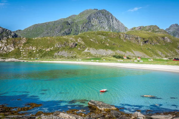 Hermosa vista a la playa de Eggum en Noruega, Islas Lofoten —  Fotos de Stock