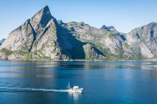 Norwegische Landschaften norwegisch, erhabene Inseln — Stockfoto