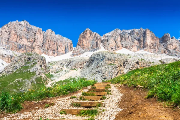 Panorama över sella bergskedjan från sella pass, Dolomiterna, ita — Stockfoto