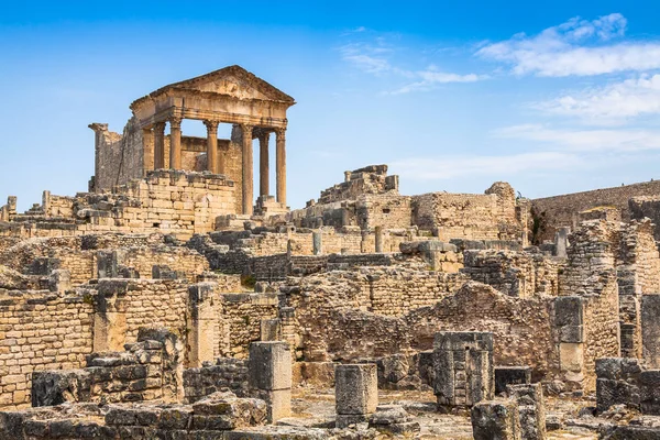 Dougga, ruiny rzymskiego: Wpisanego na listę Światowego Dziedzictwa UNESCO w Tunezji — Zdjęcie stockowe