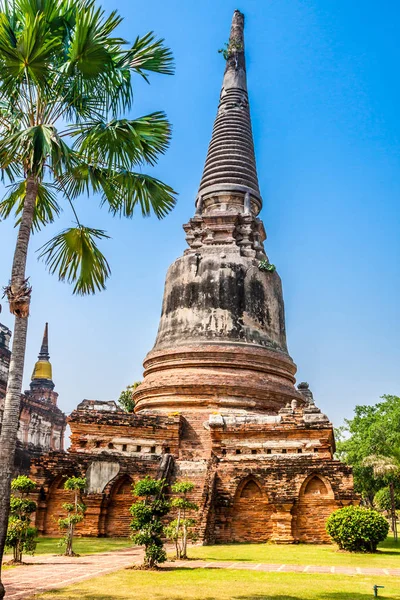 Templo de Wat Yai Chaimongkol en Ayutthaya Tailandia — Foto de Stock