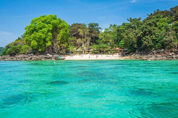 Phi phi isola nel mare andaman, Phuket, Krabi, Thailandia — Foto Stock