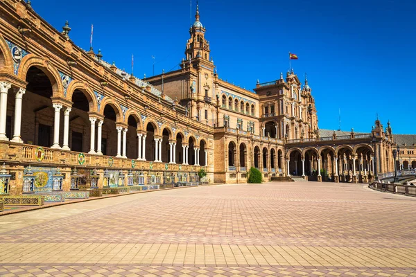 Испанская площадь (Plaza de Espana) в Севилье, Испания — стоковое фото