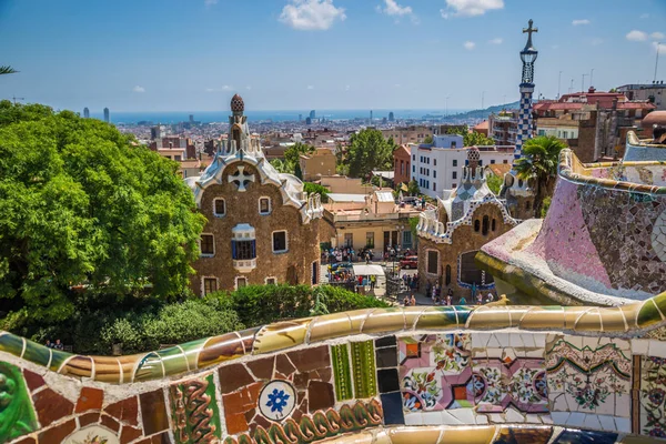 A híres park Güell, Barcelona, Spanyolország — Stock Fotó