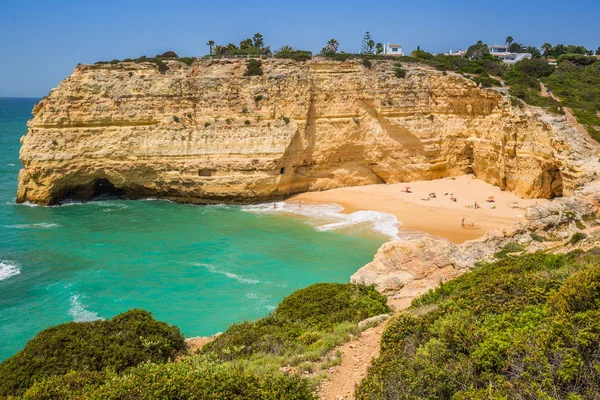 Pohled Pláž Benagil Rybářské Vesnici Pobřeží Portugalska — Stock fotografie