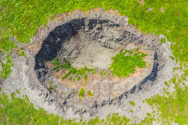 Veduta aerea drone del cratere Eldborg in Islanda — Foto Stock