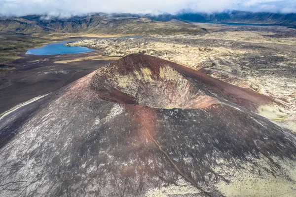 Vista aérea do drone da paisagem vulcânica Islândia Berserkjahraun , — Fotografia de Stock
