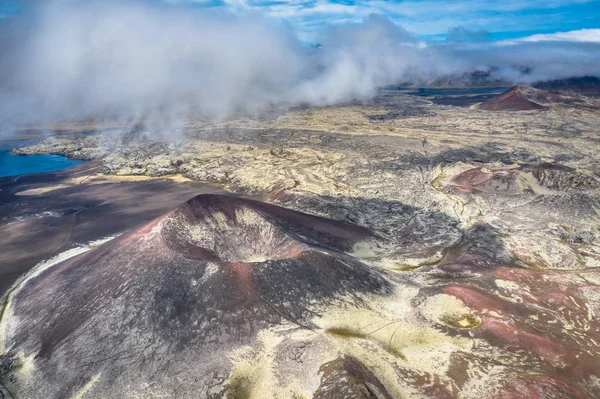 Flygdrönare vy över vulkaniska landskapet Island Berserkjahraun, — Stockfoto