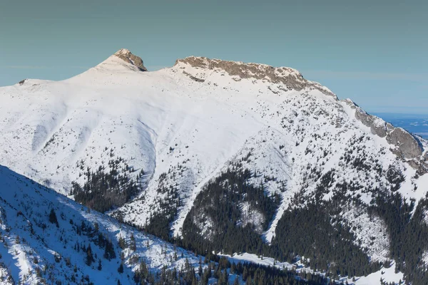 Winter view to Giewont in Tatra mountains in Zakopane,Poland — ストック写真
