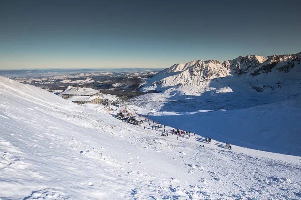 Montaña de invierno en Polonia desde Tatras - Kasprowy Wierch —  Fotos de Stock