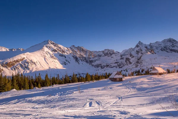 Winterlandschap van Hala Gasienicowa (Valey Gasienicowa) in Tatra — Stockfoto