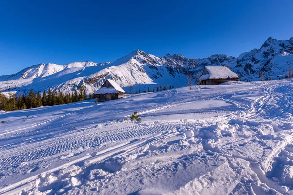 Winter landscape of Hala Gasienicowa(Valey Gasienicowa) in Tatra — 스톡 사진
