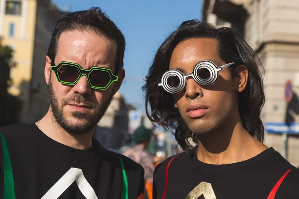 Fashionable men posing during Milan Fashion Week — Stock Photo, Image