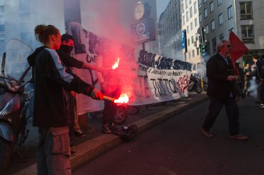 Milan, İtalya'da protesto öğrenciler