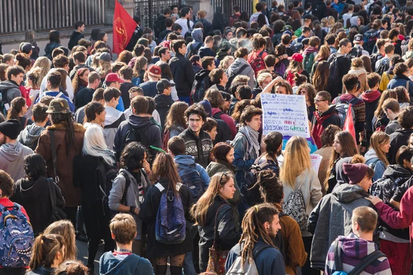 Студенти протестували проти в Мілані, Італія — стокове фото