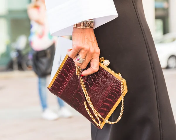 Detalle del bolso durante la Semana de la Moda de Milán —  Fotos de Stock