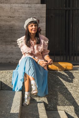 Milano Moda Haftası sırasında moda kadın