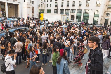 Milano Moda Haftası'nda Kalabalık