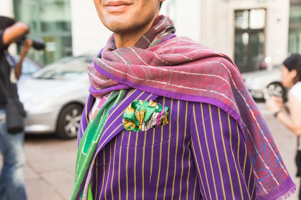 Detalhe de um homem na moda durante a Milan Fashion Week — Fotografia de Stock