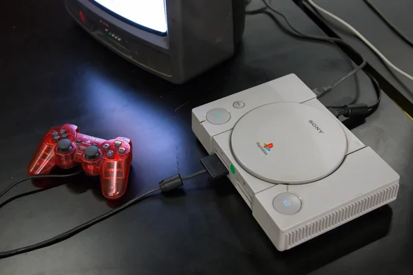 Vintage Playstation konsolu Milano Oyunları Haftası 2016'da — Stok fotoğraf