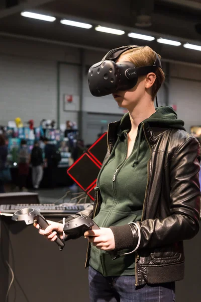 Virtual Reality headset bij Milan games week 2016 — Stockfoto