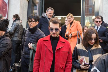 Milan erkekler moda haftası moda insanlar 