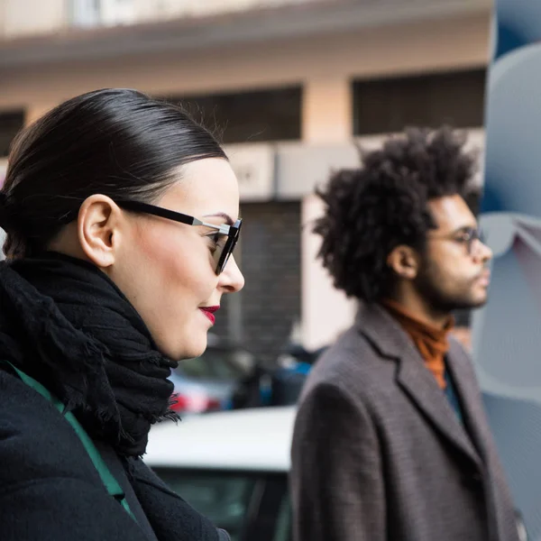 Pessoas na moda na Milan Men 's Fashion Week — Fotografia de Stock