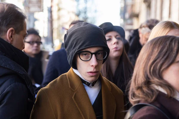 Fashionable man posing at Milan Men's Fashion Week — Stock Photo, Image