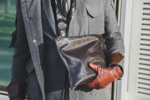 Detail of bag at Milan Men's Fashion Week — Stock Photo, Image