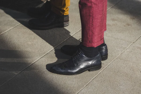 Detail van de schoenen op de mannen van de Milan Fashion Week — Stockfoto