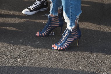Ayrıntı ayakkabı Milan kadın moda haftası sırasında