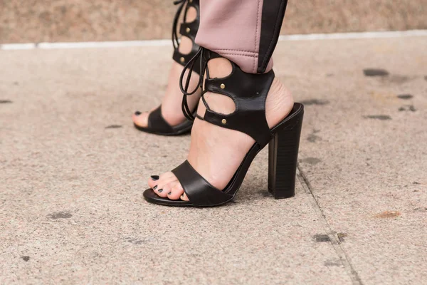 Detalle de zapatos en Milan Women 's Fashion Week — Foto de Stock