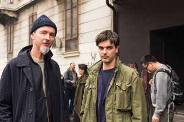 Milan kadın moda haftası moda insanlara