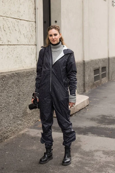 Milan kadın moda haftası moda kadın — Stok fotoğraf