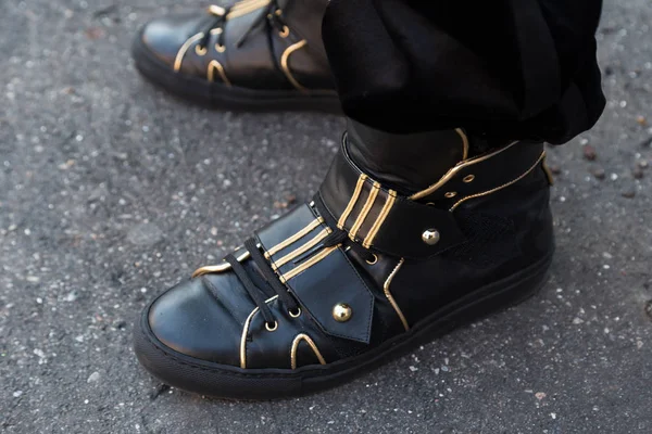 Деталь обуви на неделе женской моды в Милане — стоковое фото